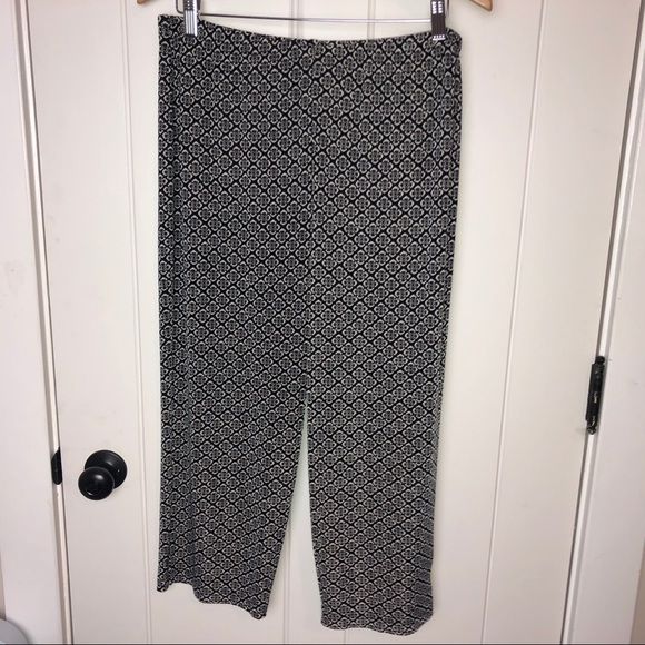 Travelers by Chico's B/W Floral Geo Pants Size 2 - Picture 2 of 9
